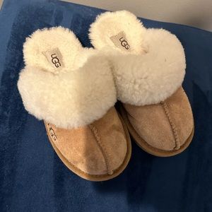 Toddler comfy Ugg slippers size 12!